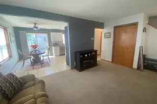 805 3rd Ave NE, Plainview, MN 55964 - Photo 3