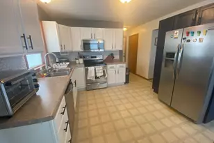 805 3rd Ave NE, Plainview, MN 55964 - Photo 11