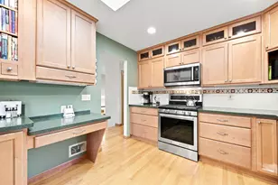 8033 Dakota Ln, Chanhassen, MN 55317 - Photo 13