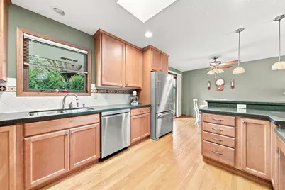 8033 Dakota Lane, Chanhassen, MN 55317 - Photo 3