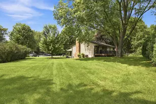 8033 Dakota Ln, Chanhassen, MN 55317 - Photo 5