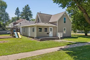 403 S Holcombe Ave, Litchfield, MN 55355 - Photo 1