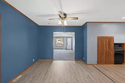 220 N Chestnut Street, Belle Plaine, MN 56011 - Photo 3