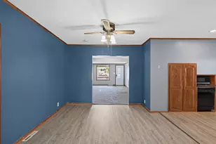 220 N Chestnut St, Belle Plaine, MN 56011 - Photo 3