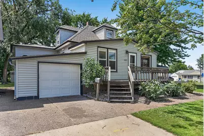220 N Chestnut Street, Belle Plaine, MN 56011 - Photo 1