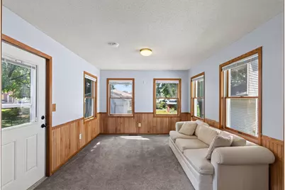 220 N Chestnut Street, Belle Plaine, MN 56011 - Photo 5