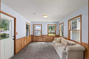 220 N Chestnut St, Belle Plaine, MN 56011 - Photo 5
