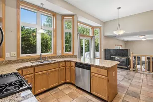 8901 Dunbar Knoll N, Brooklyn Park, MN 55443 - Photo 11