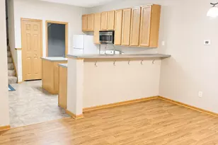424 Frederick Cir, Hastings, MN 55033 - Photo 3