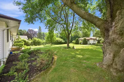 2464 Holloway Avenue E, North Saint Paul, MN 55109 - Photo 25