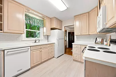 2464 Holloway Avenue E, North Saint Paul, MN 55109 - Photo 11