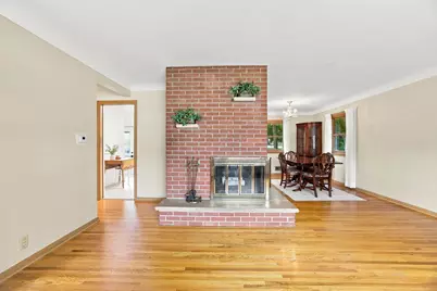2464 Holloway Avenue E, North Saint Paul, MN 55109 - Photo 7