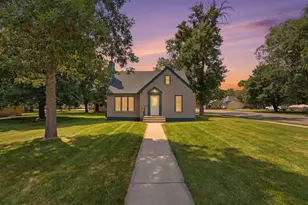 1002 Cedar St, Alexandria, MN 56308 - Photo 1