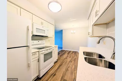 2700 Dale Street N #A214, Roseville, MN 55113 - Photo 3