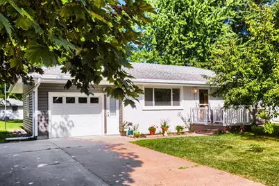 927 Birch Street S, Cambridge, MN 55008 - Photo 1