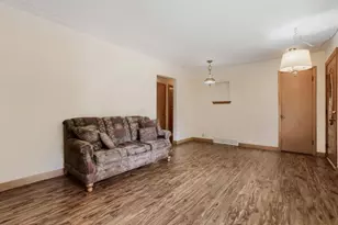 927 Birch St S, Cambridge, MN 55008 - Photo 5