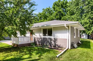 927 Birch St S, Cambridge, MN 55008 - Photo 3