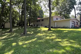 4125 Thrushwood Ln, Minnetonka, MN 55345 - Photo 3