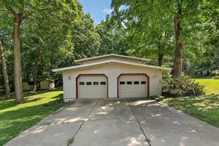 4125 Thrushwood Ln, Minnetonka, MN 55345 - Photo 5