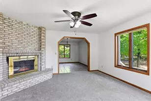 2133 Trumble Ct, Chaska, MN 55318 - Photo 5