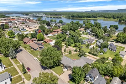 329 2nd Street E, Wabasha, MN 55981 - Photo 3