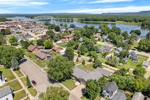 329 2nd St E, Wabasha, MN 55981 - Photo 3