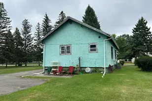 601 11th St E, Thief River Falls, MN 56701 - Photo 17