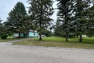 601 11th St E, Thief River Falls, MN 56701 - Photo 3