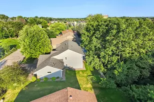 1434 Eastlake Dr, Chaska, MN 55318 - Photo 43