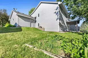 1434 Eastlake Dr, Chaska, MN 55318 - Photo 41