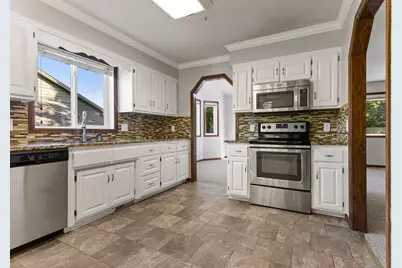 1434 Eastlake Drive, Chaska, MN 55318 - Photo 9