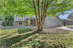 1434 Eastlake Dr, Chaska, MN 55318 - Photo 53