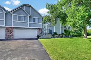 15785 Hannover Path, Apple Valley, MN 55124 - Photo 3