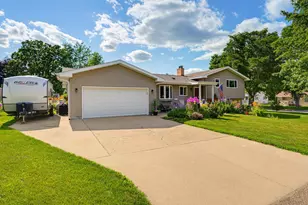 870 Hanson Dr SW, Hutchinson, MN 55350 - Photo 33