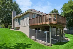 314 Wedgewood Dr, Mahtomedi, MN 55115 - Photo 7
