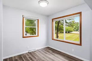 10500 Vessey Rd, Bloomington, MN 55437 - Photo 31