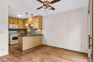 3149 Farnum Dr, Eagan, MN 55121 - Photo 11