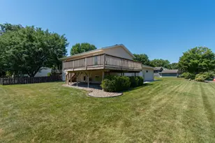 1655 Valley View Dr, North Mankato, MN 56003 - Photo 37