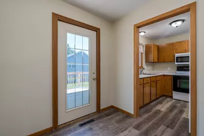 1655 Valley View Drive, North Mankato, MN 56003 - Photo 9