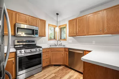 960 Wildflower Court, Eagan, MN 55123 - Photo 11