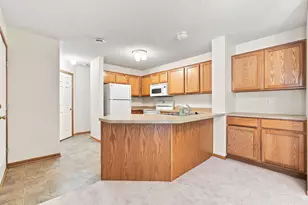 3560 Sterling Heights Dr, River Falls, WI 54022 - Photo 7