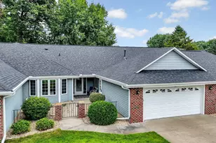 1123 Lois Ct, Shoreview, MN 55126 - Photo 3