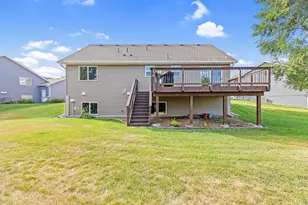 914 Prestwick Dr, Belle Plaine, MN 56011 - Photo 29