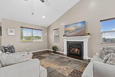 914 Prestwick Drive, Belle Plaine, MN 56011 - Photo 9