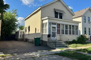693 5th St E, Saint Paul, MN 55106 - Photo 1