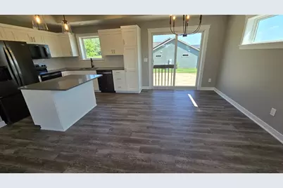 1801 12th Avenue NE, Austin, MN 55912 - Photo 7