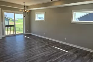 1801 12th Ave NE, Austin, MN 55912 - Photo 3