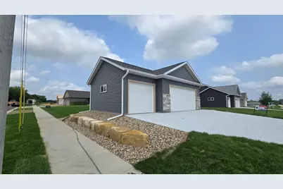 1801 12th Avenue NE, Austin, MN 55912 - Photo 3