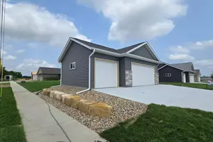 1801 12th Ave NE, Austin, MN 55912 - Photo 3
