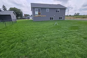 1801 12th Ave NE, Austin, MN 55912 - Photo 5